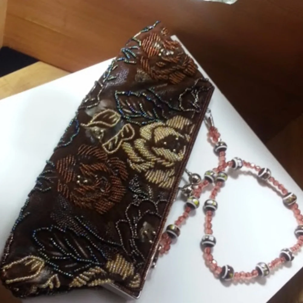 Floral Pattern Iridescent Beaded clutch handbag w/removable Amber Beaded strap
